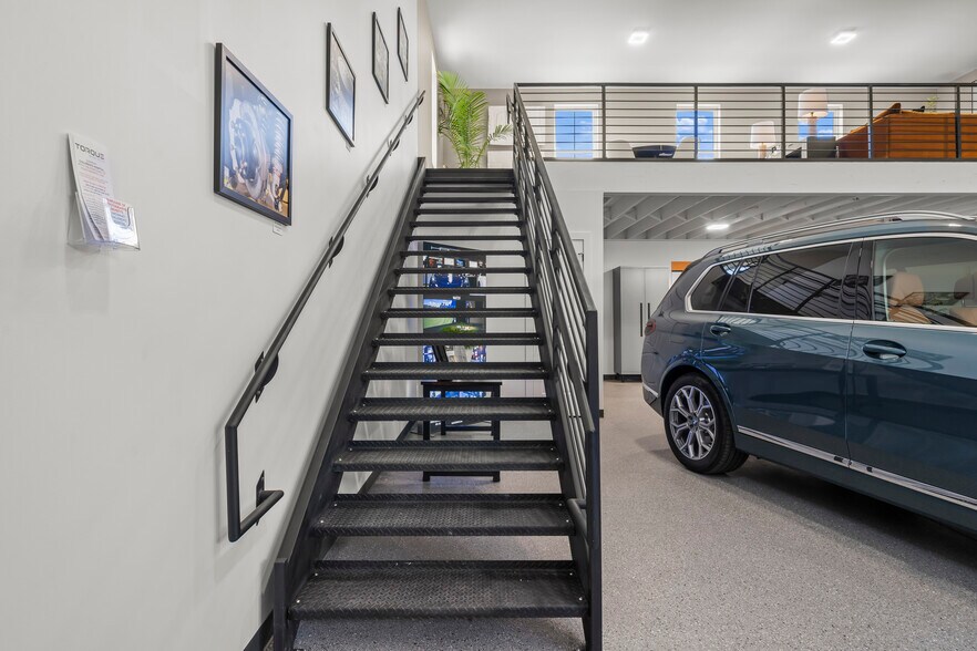 More Photos Of 4477 34th Ave, Cincinnati Self Storage For Sale