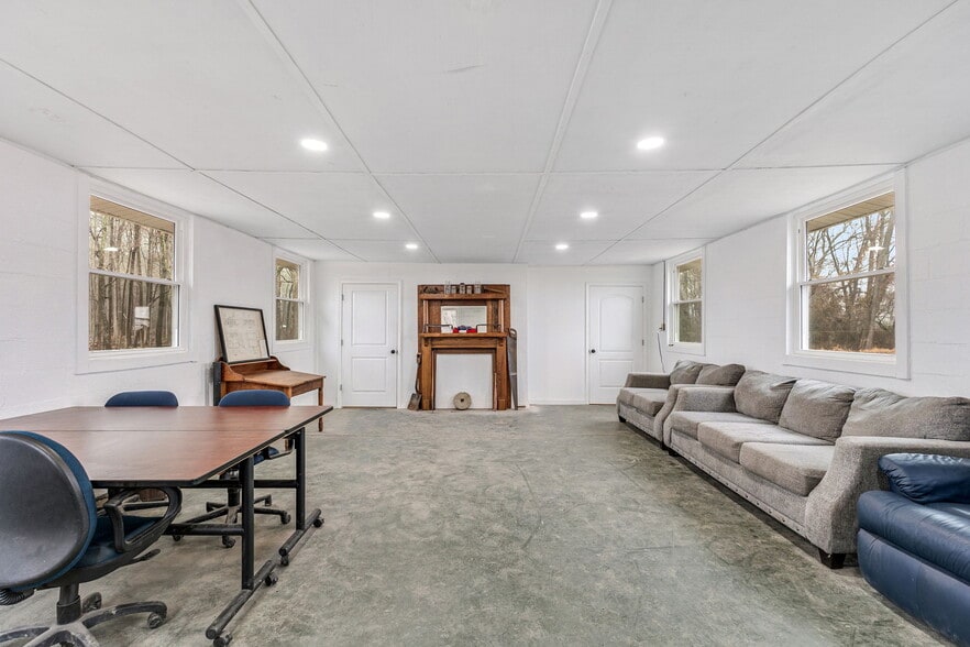 More Photos Of 5614 Ruffin Rd, Prince George Office For Sale