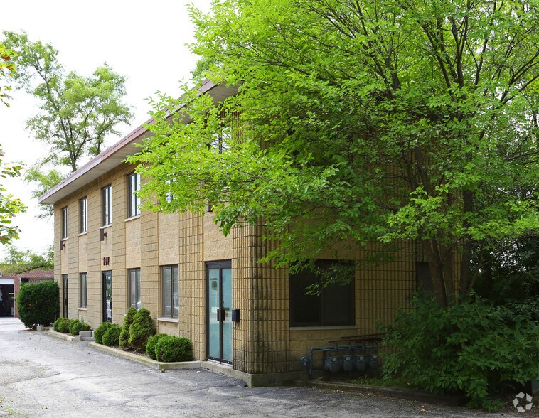 More Photos Of 707 W Colfax St, Palatine Office For Lease