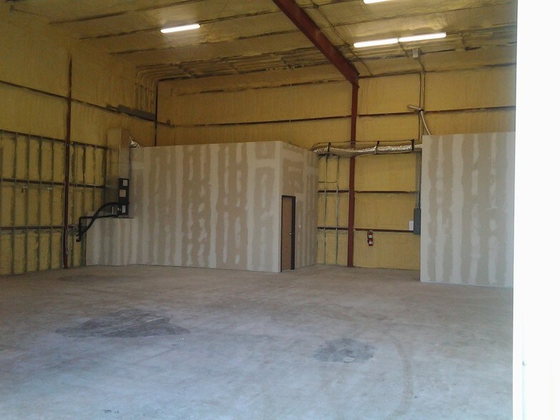 More Photos Of 181 Weldon Johnson Way, Kyle Warehouse For Lease
