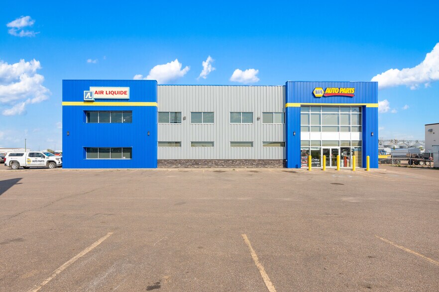 Primary Photo Of 5267 67 Av, Lloydminster Warehouse For Lease
