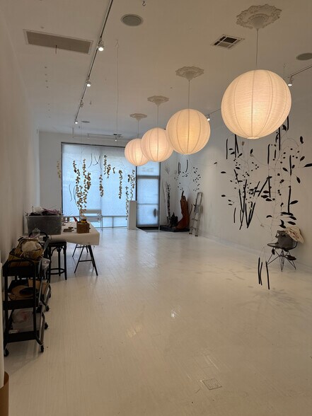 More Photos Of 351-353 S La Brea Ave, Los Angeles Storefront Retail Office For Lease