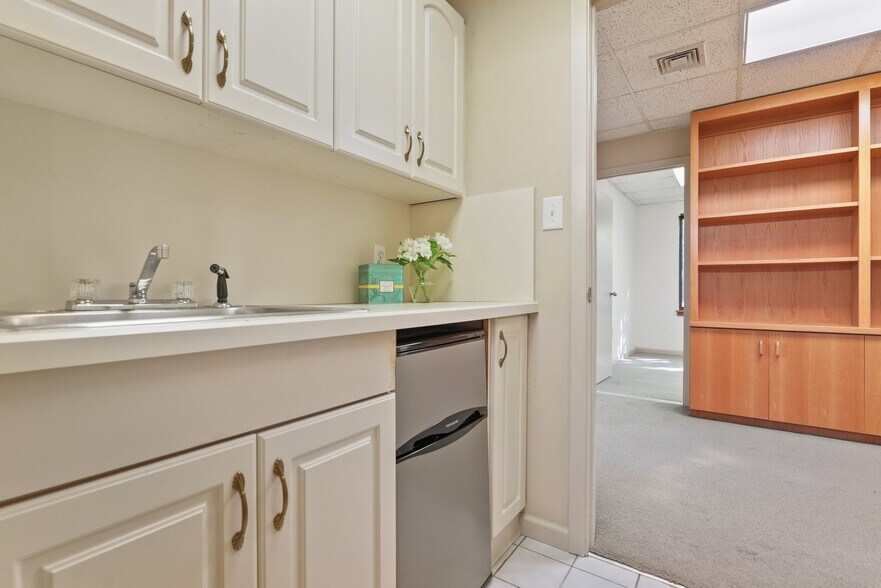More Photos Of 176 Tamarack Cir, Skillman Office For Sale