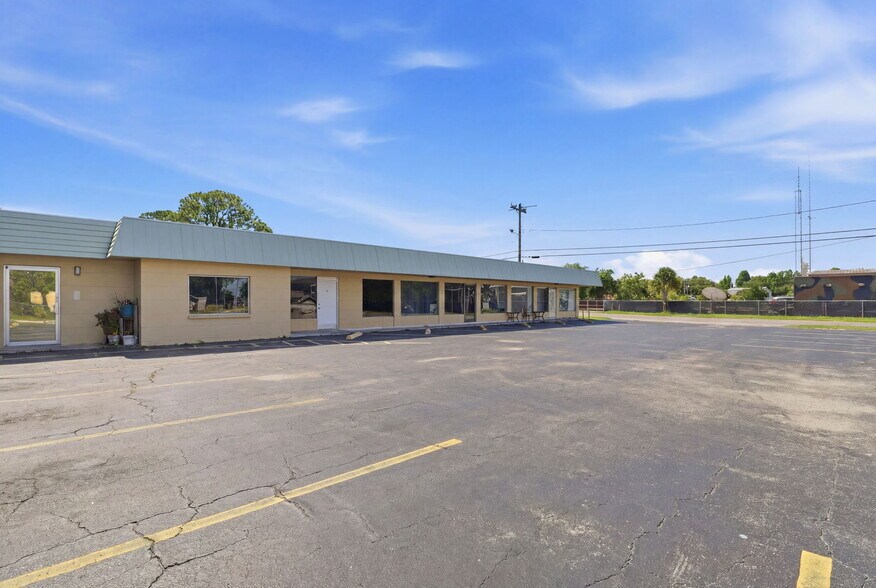 More Photos Of 1122 Lake Dr, Cocoa Storefront Retail Office For Sale