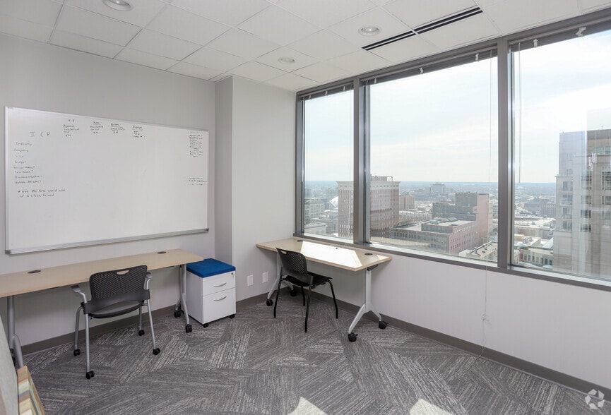 More Photos Of 10 W Market St, Indianapolis Office For Lease