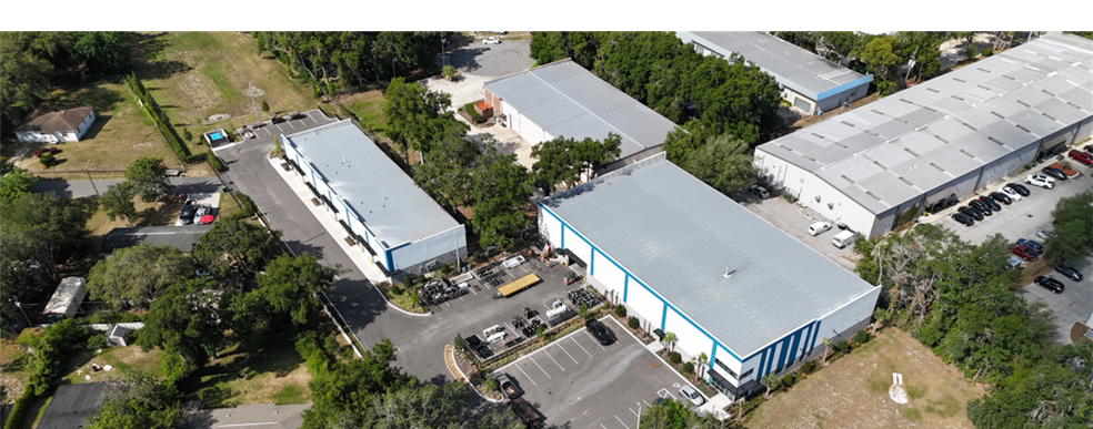 More Photos Of 6810 Edgewater Dr, Lockhart Warehouse For Lease