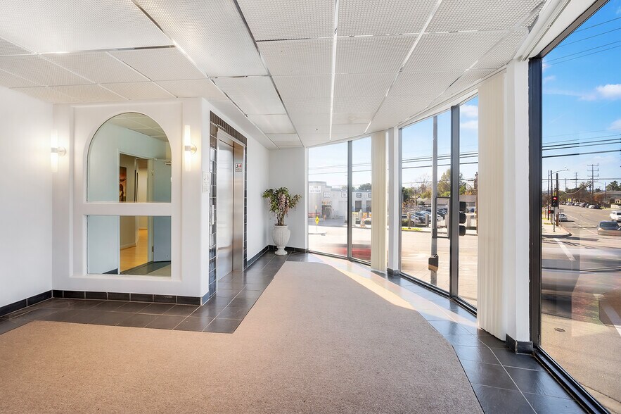 More Photos Of 400 S Victory Blvd, Burbank Office For Sale