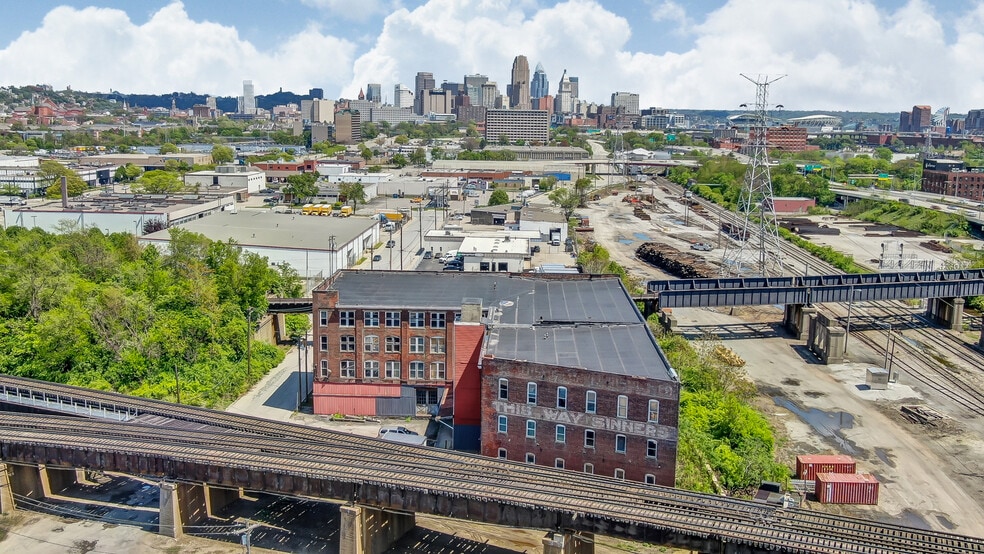 More Photos Of 1275 Budd St, Cincinnati Warehouse For Lease