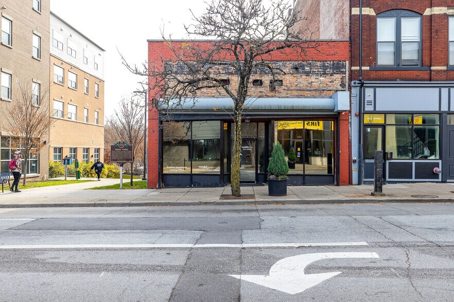 More Photos Of 925 E McMillan St, Cincinnati Storefront Retail Office For Lease