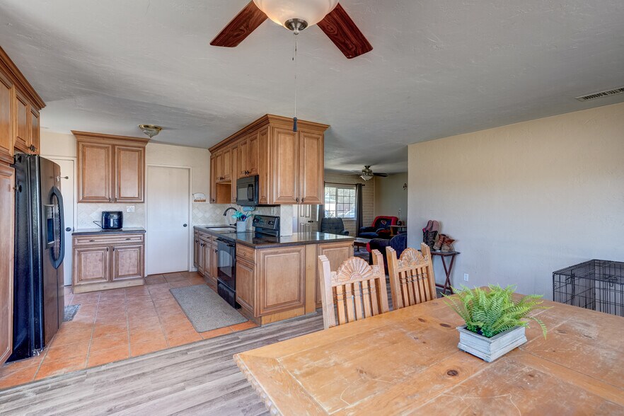 More Photos Of 7950 N Coyote Springs Rd, Prescott Valley Horse Stables For Sale