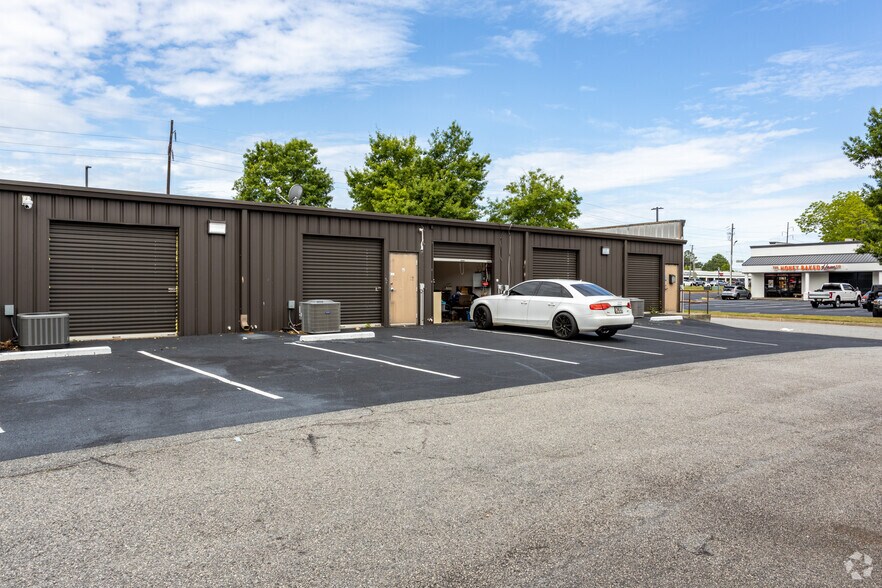 More Photos Of 154 Houston Lake Rd, Warner Robins Storefront For Sale