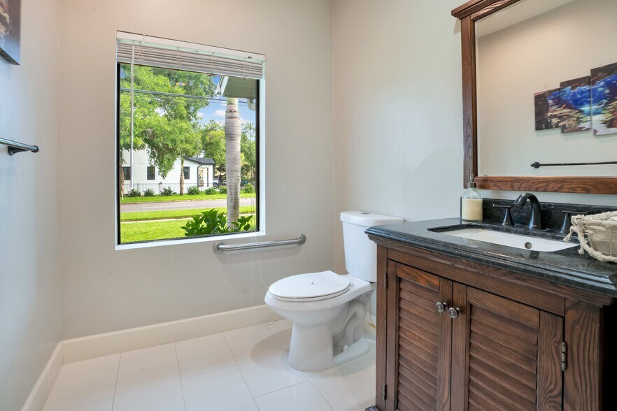 More Photos Of 1017 E South St, Orlando Office Residential For Sale