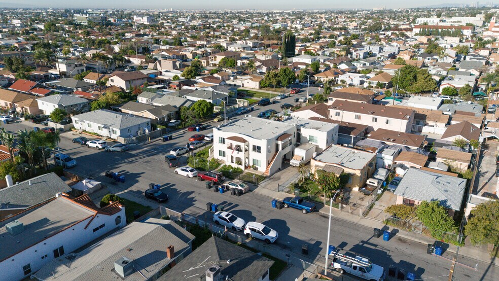 More Photos Of 545 Eastmont Ave, East Los Angeles Apartments For Sale