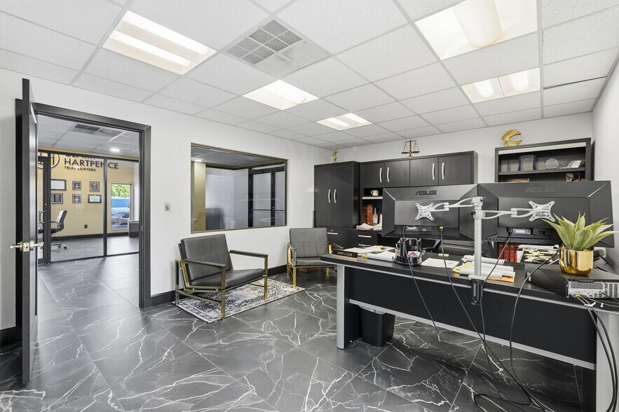 More Photos Of 10812 Gandy Blvd N, Saint Petersburg Medical For Lease