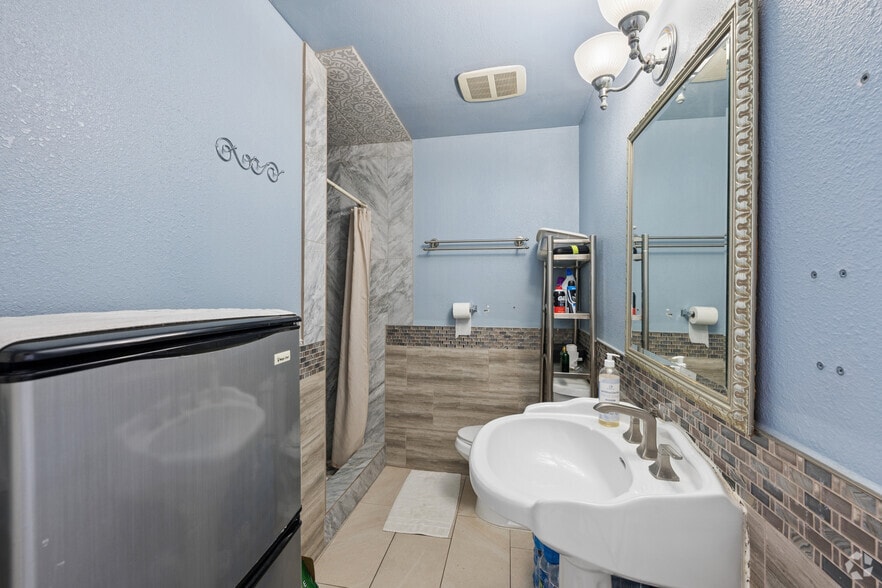 More Photos Of 3305 Fremont St, Las Vegas Hotel For Sale