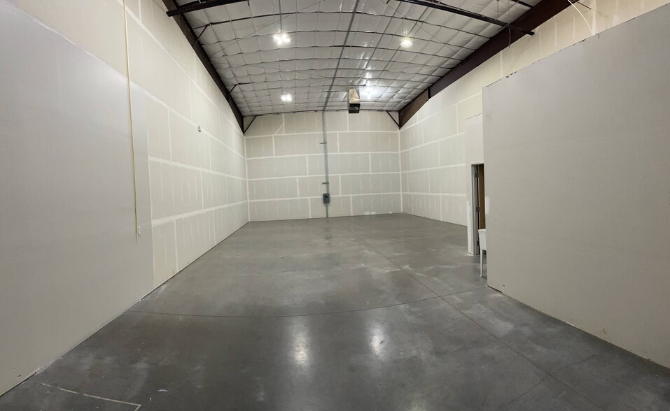More Photos Of 478 S 2000 W, Springville Warehouse For Lease