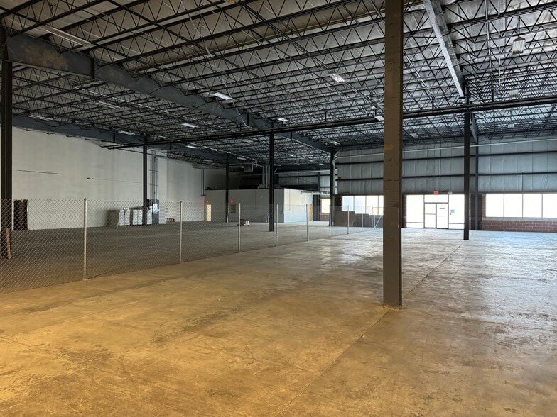 More Photos Of 70-76 Robinson Blvd, Orange Warehouse For Lease