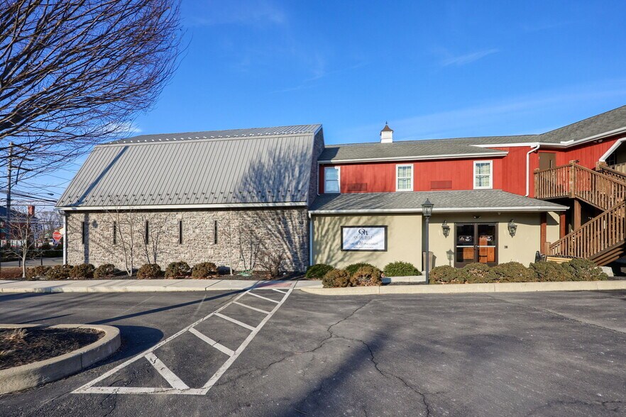 Primary Photo Of 3610 Newport rd, Intercourse Specialty For Lease
