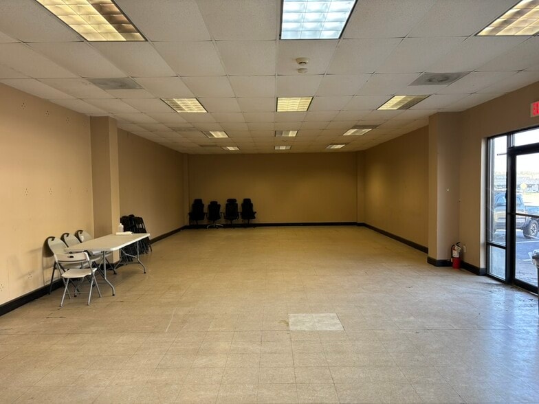 More Photos Of 1189 Joe Frank Harris Pky, Cartersville Showroom For Lease