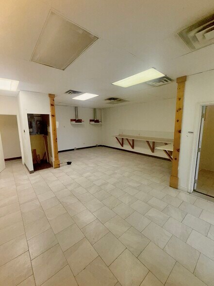 More Photos Of 725-745 Gardiners Rd, Kingston General Retail For Lease