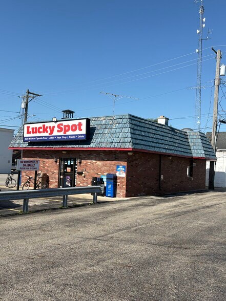 More Photos Of 301 N Michigan St, Plymouth Freestanding For Sale