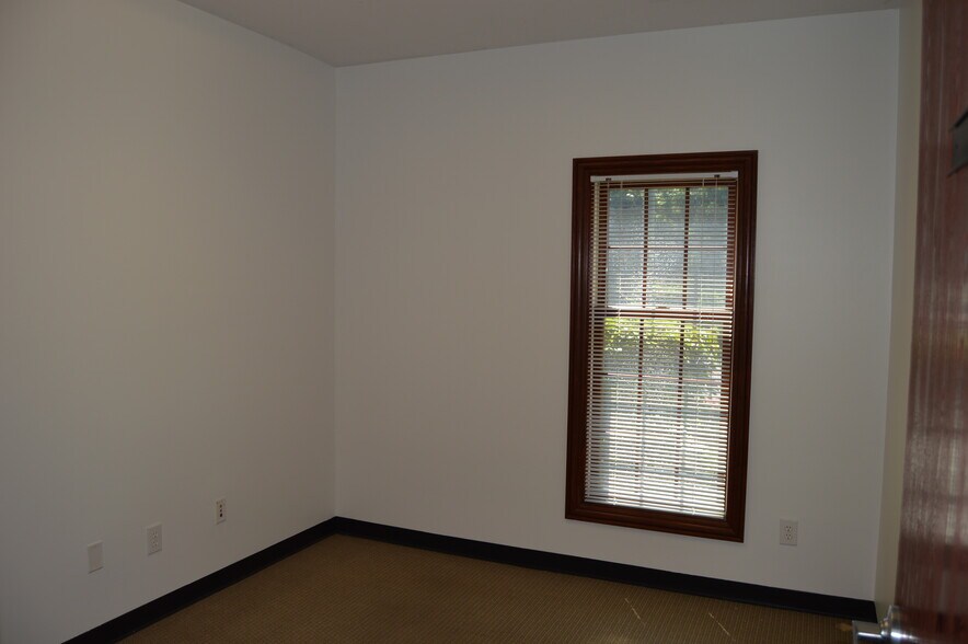 More Photos Of 128 County Line Rd, Westerville Office For Lease