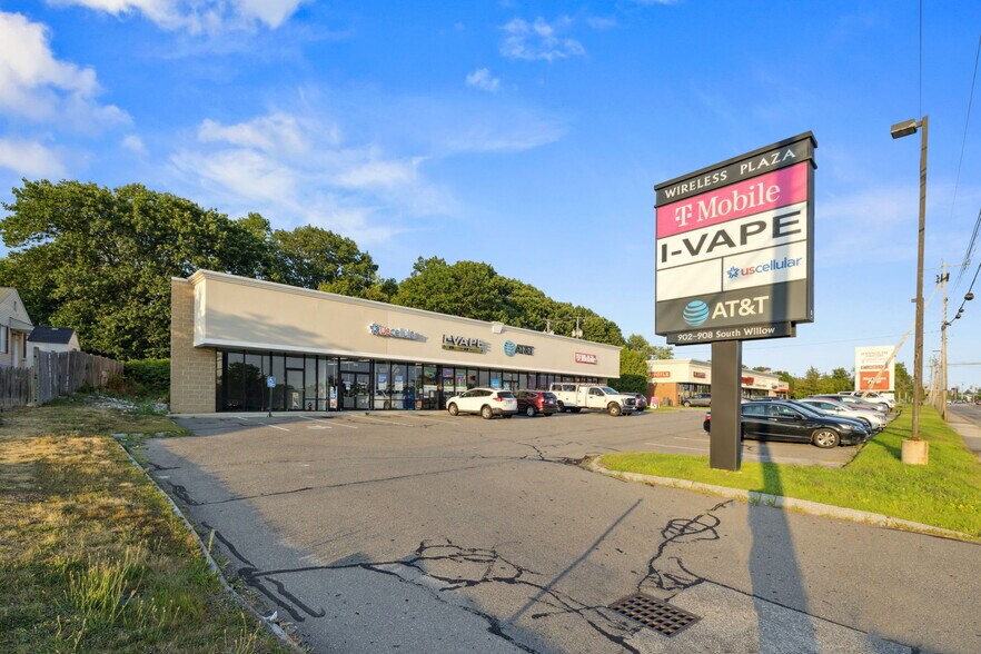 More Photos Of 902-908 S Willow St, Manchester Freestanding For Lease