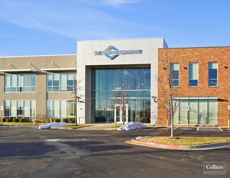 More Photos Of 2200 SE 28th St, Bentonville Office For Sale