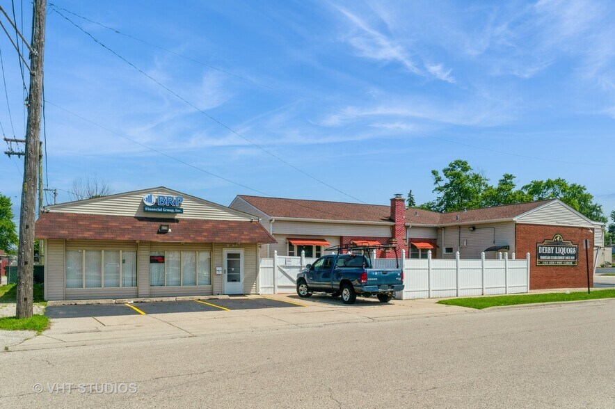 Primary Photo Of 2864 Washington St, Waukegan Storefront Retail Office For Sale