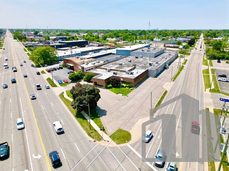 More Photos Of 31985 Groesbeck Hwy, Fraser Manufacturing For Sale