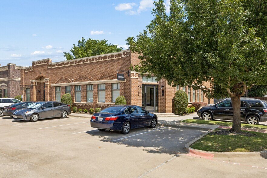 More Photos Of 118 Lynn Ave, Lewisville Office For Sale