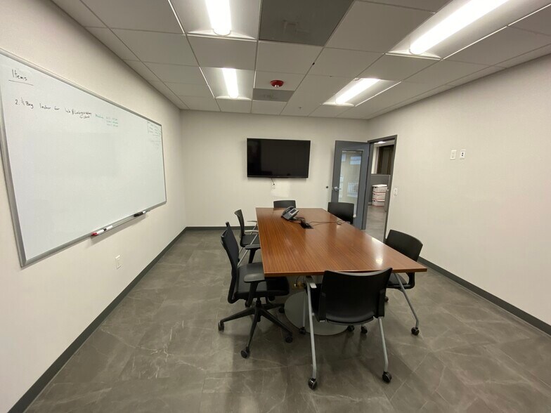 More Photos Of 5295 NW 163rd St, Miami Lakes Warehouse For Lease