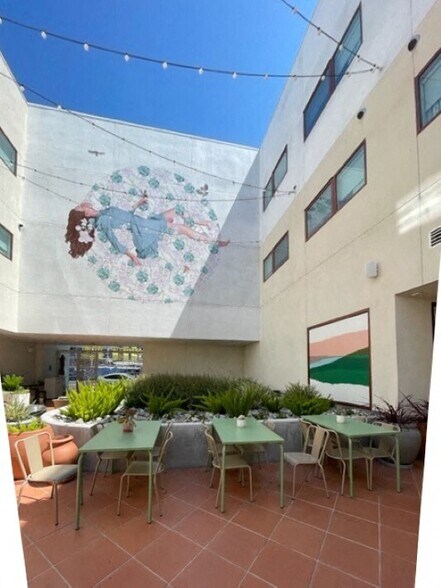 Primary Photo Of 5170 W Adams Blvd, Los Angeles Hotel For Lease