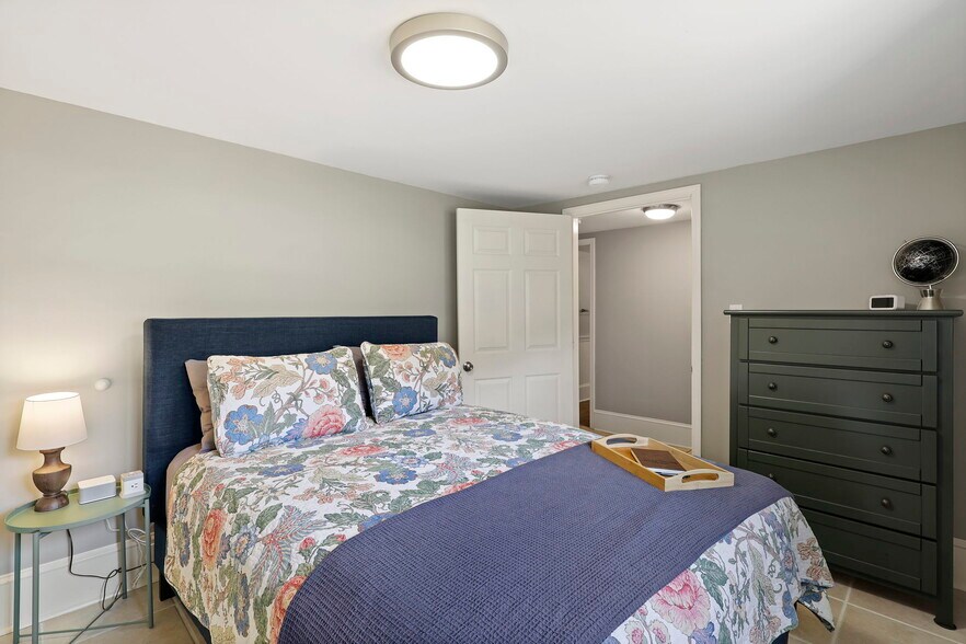 More Photos Of 100 S Railroad Ave, Damascus Apartments For Sale