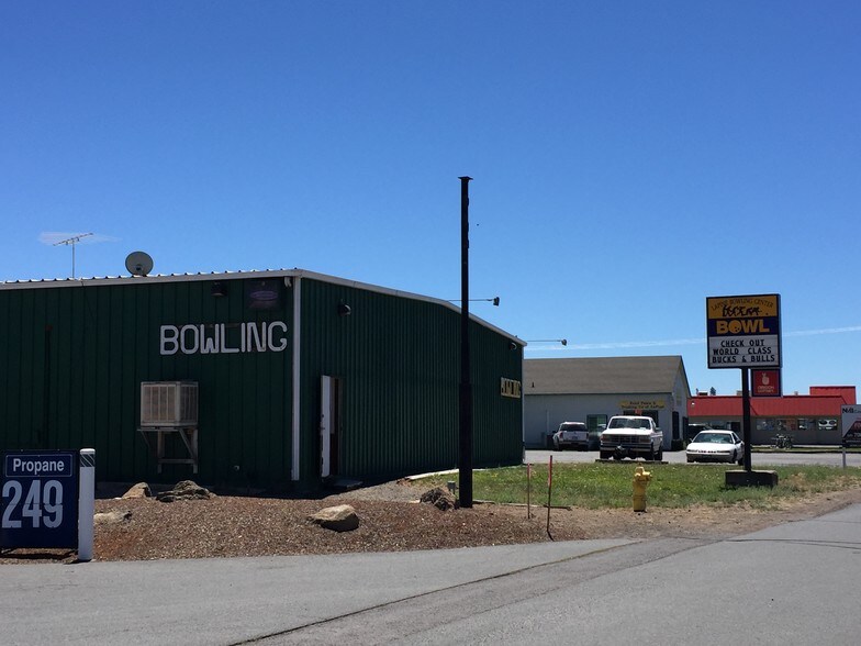 More Photos Of 52510 Highway 97, La Pine Freestanding For Sale