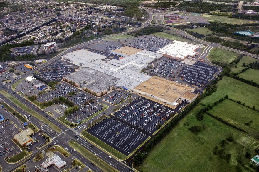 More Photos Of 8300 Sudley Rd, Manassas Unknown For Lease