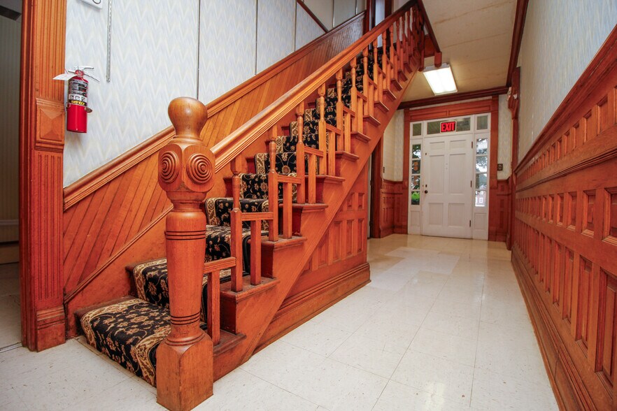 More Photos Of 417 W Blackwell St, Dover Office Residential For Sale