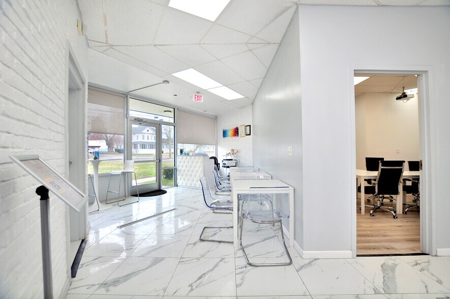 More Photos Of 258 Windsor Ave, Windsor Freestanding For Sale