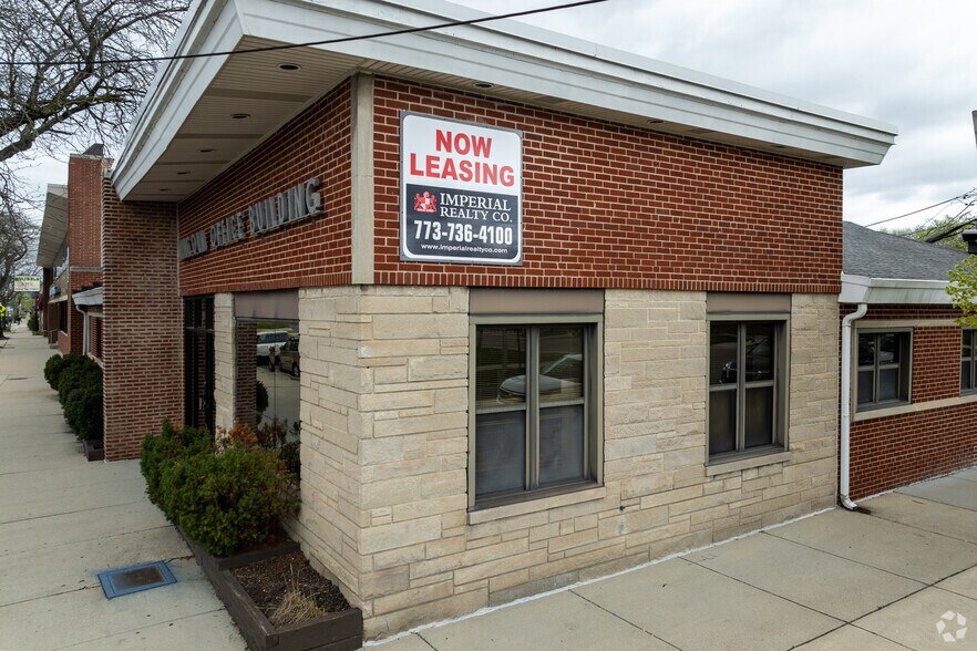More Photos Of 5875 N Lincoln Ave, Chicago Office For Sale