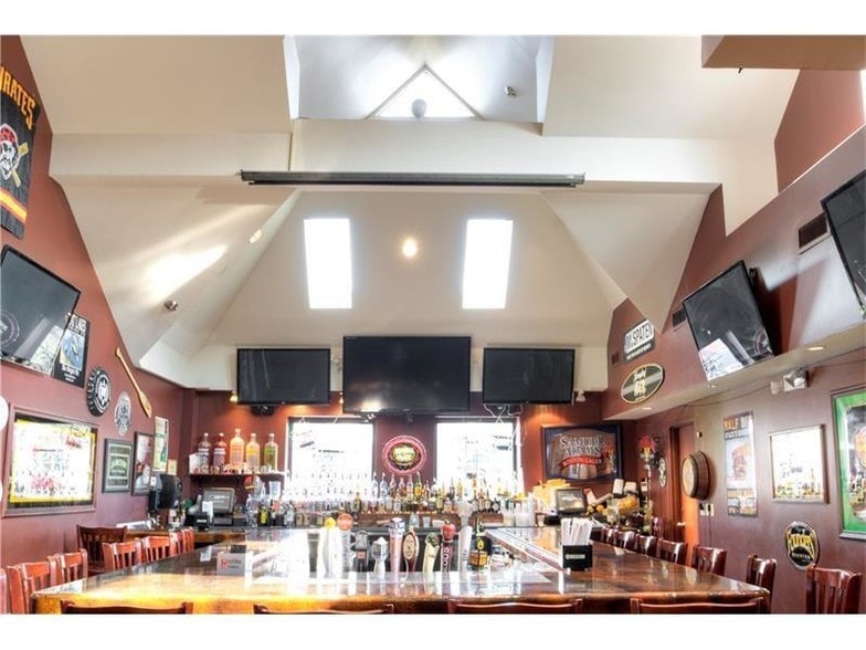 More Photos Of 728 Copeland St, Pittsburgh Freestanding For Sale