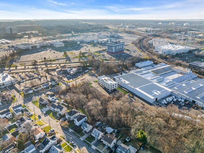 More Photos Of 374 Green St, Woodbridge Coworking Space