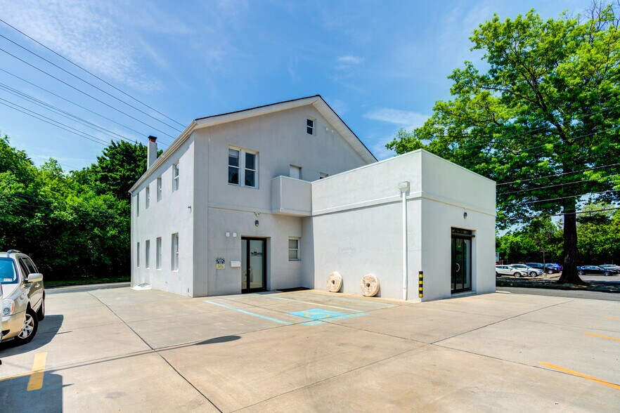 More Photos Of 525 N Dean St, Englewood Storefront Retail Office For Sale