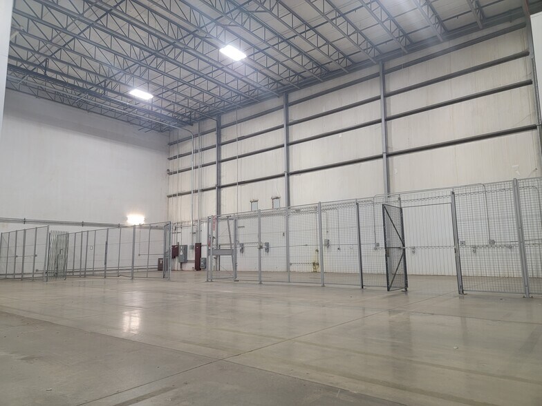 More Photos Of 725-729 Logistics Dr, Belvidere Warehouse For Sale