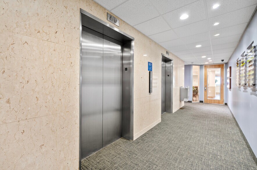 More Photos Of 500 N Water St, Corpus Christi Office For Lease