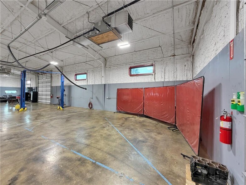 More Photos Of 428 Anchor St, Corpus Christi Industrial For Lease