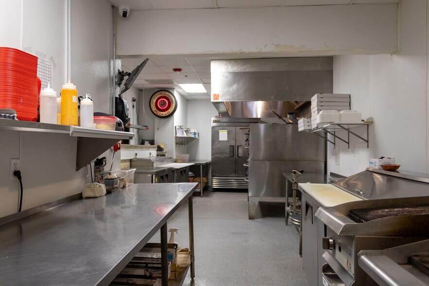 More Photos Of 326 N Chaparral St, Corpus Christi Freestanding For Sale