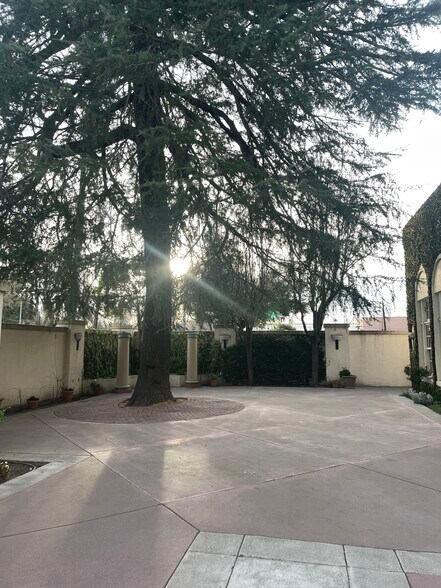 More Photos Of 448 College St, Woodland Office Residential For Lease