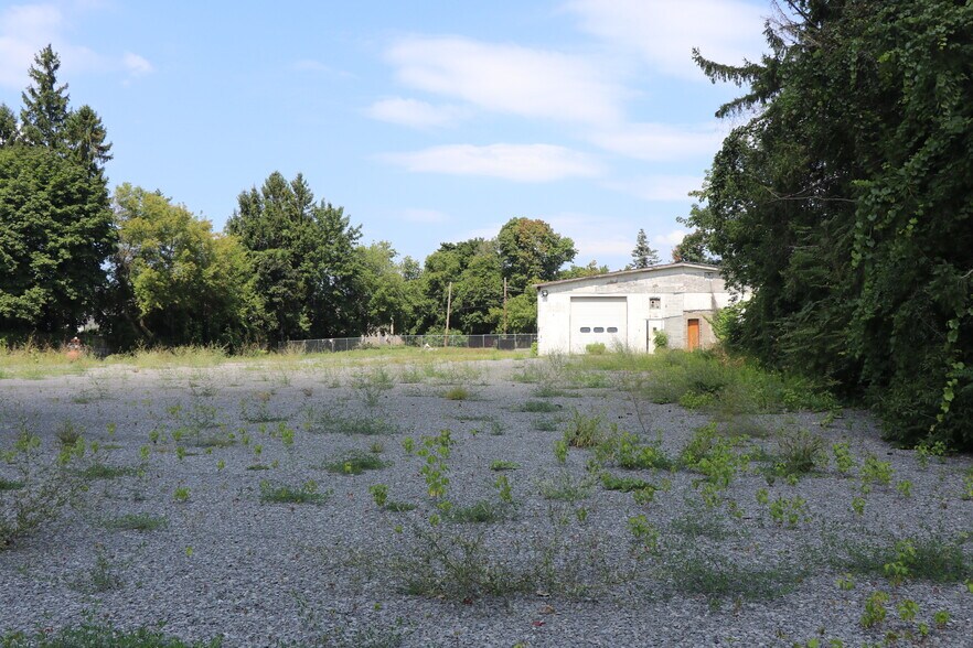 More Photos Of 200-208 E Florence Ave, Syracuse Auto Repair For Sale