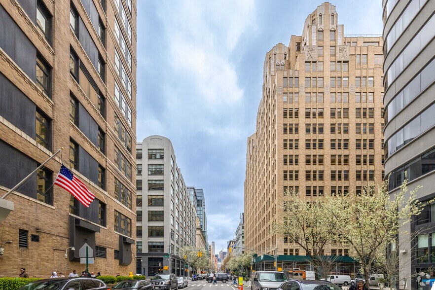 More Photos Of 345 Hudson St, New York Office For Sale