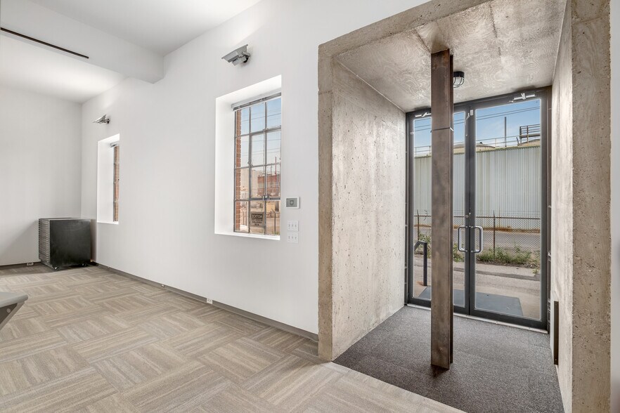 More Photos Of 2225 15th St SE, Calgary Warehouse For Sale